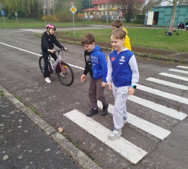 Čtvrťáci na dopravním hřišti